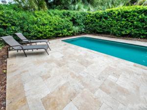 خرید و قیمت روز سنگ تراورتن حیاط